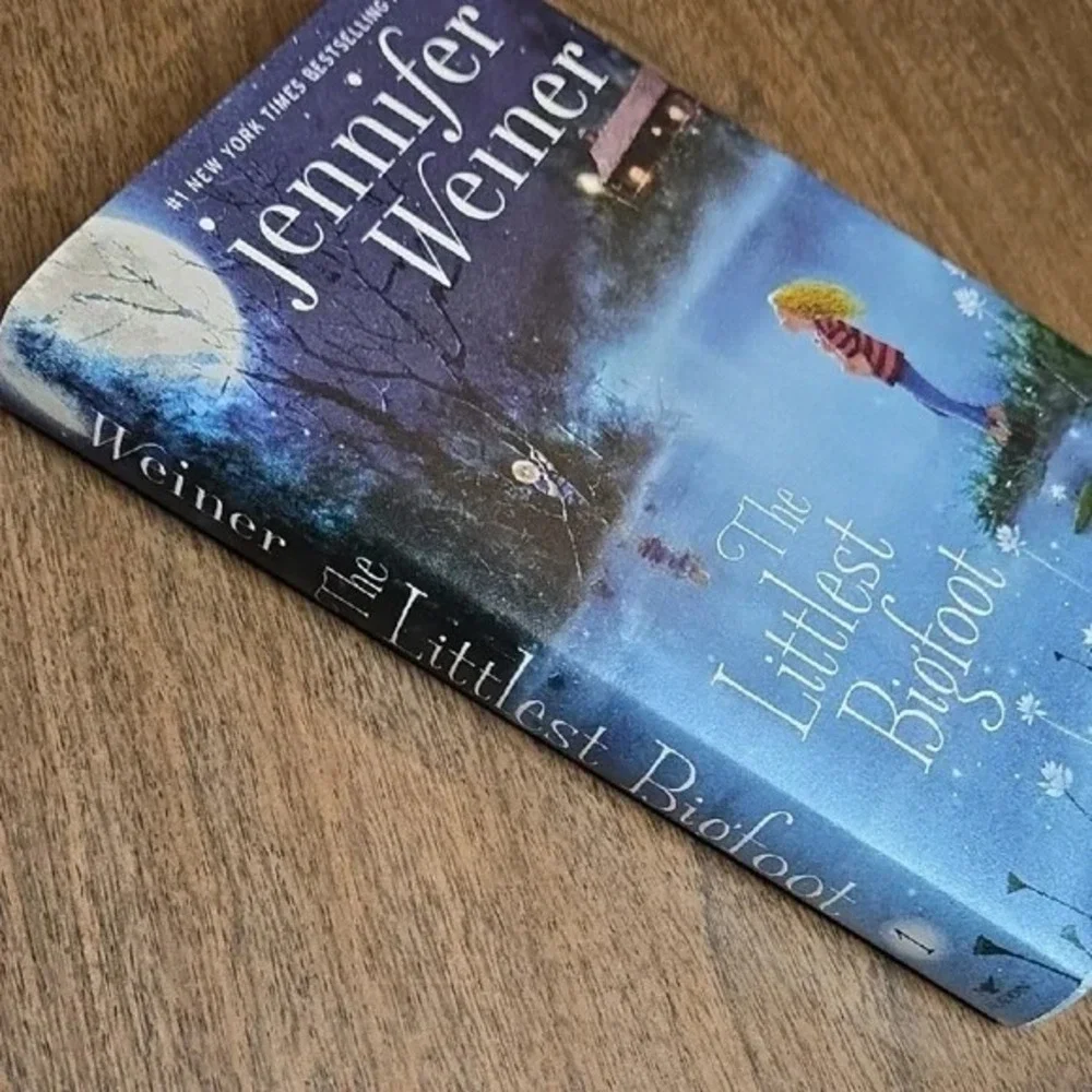 The Littlest Bigfoot by Jennifer Weiner‎ - Hardcover